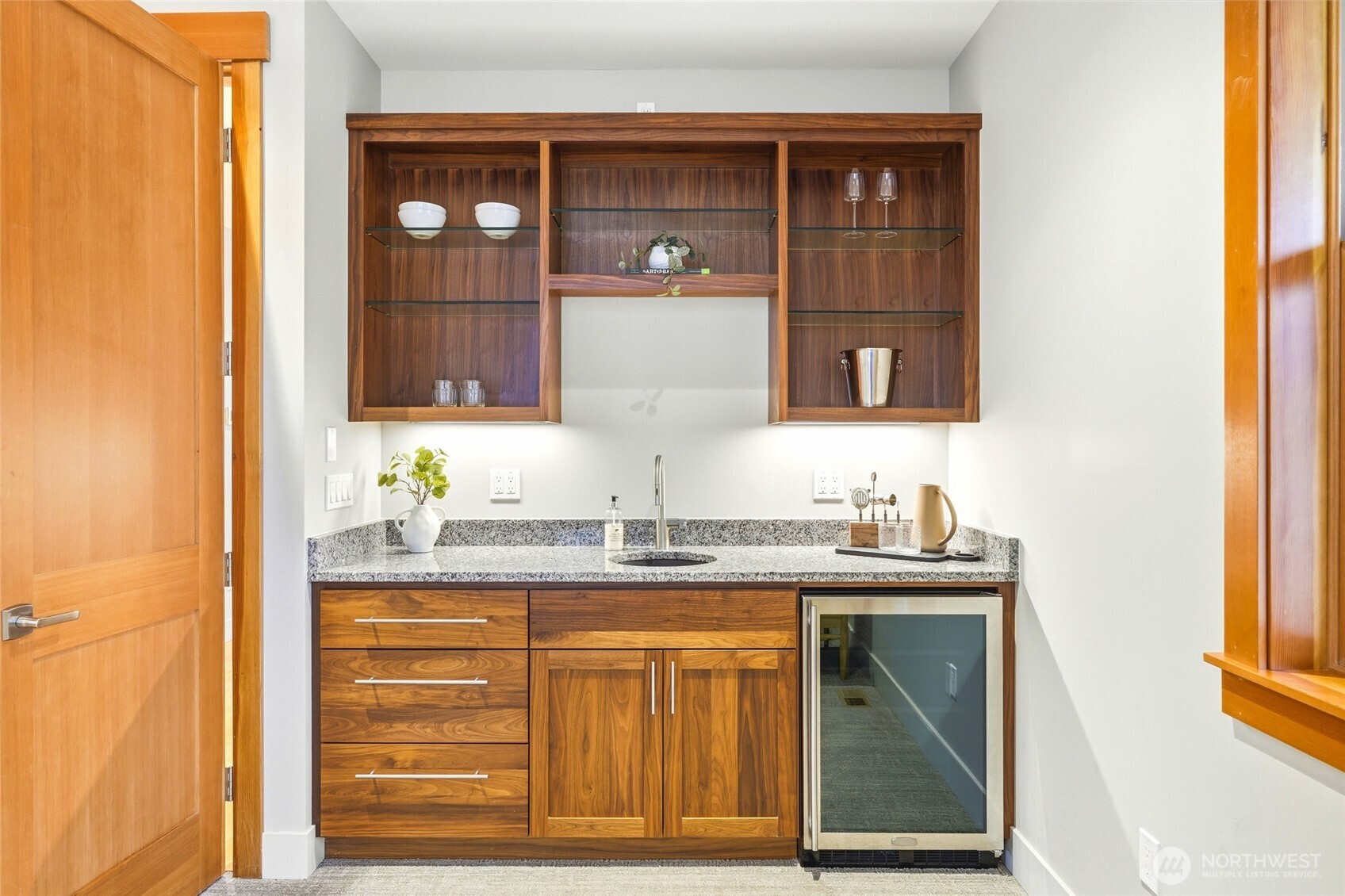 28 W North Camano Drive , Camano Island, WA 98282