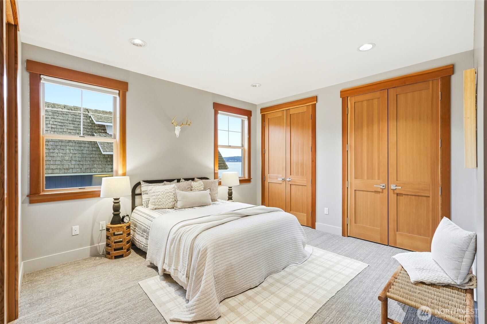 28 W North Camano Drive , Camano Island, WA 98282
