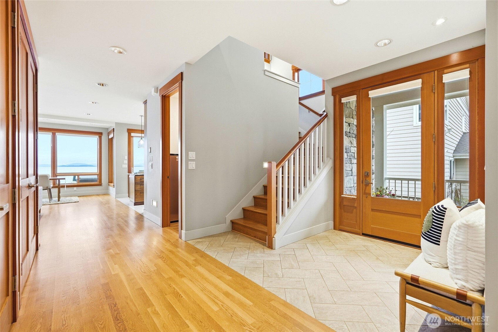 28 W North Camano Drive , Camano Island, WA 98282