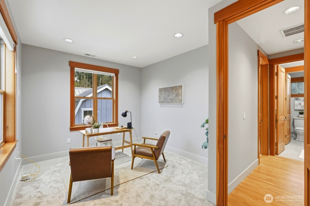 28 W North Camano Drive , Camano Island, WA 98282