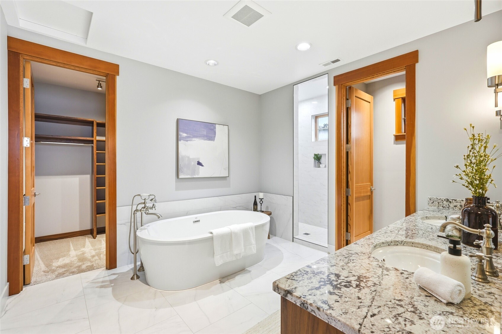 28 W North Camano Drive , Camano Island, WA 98282