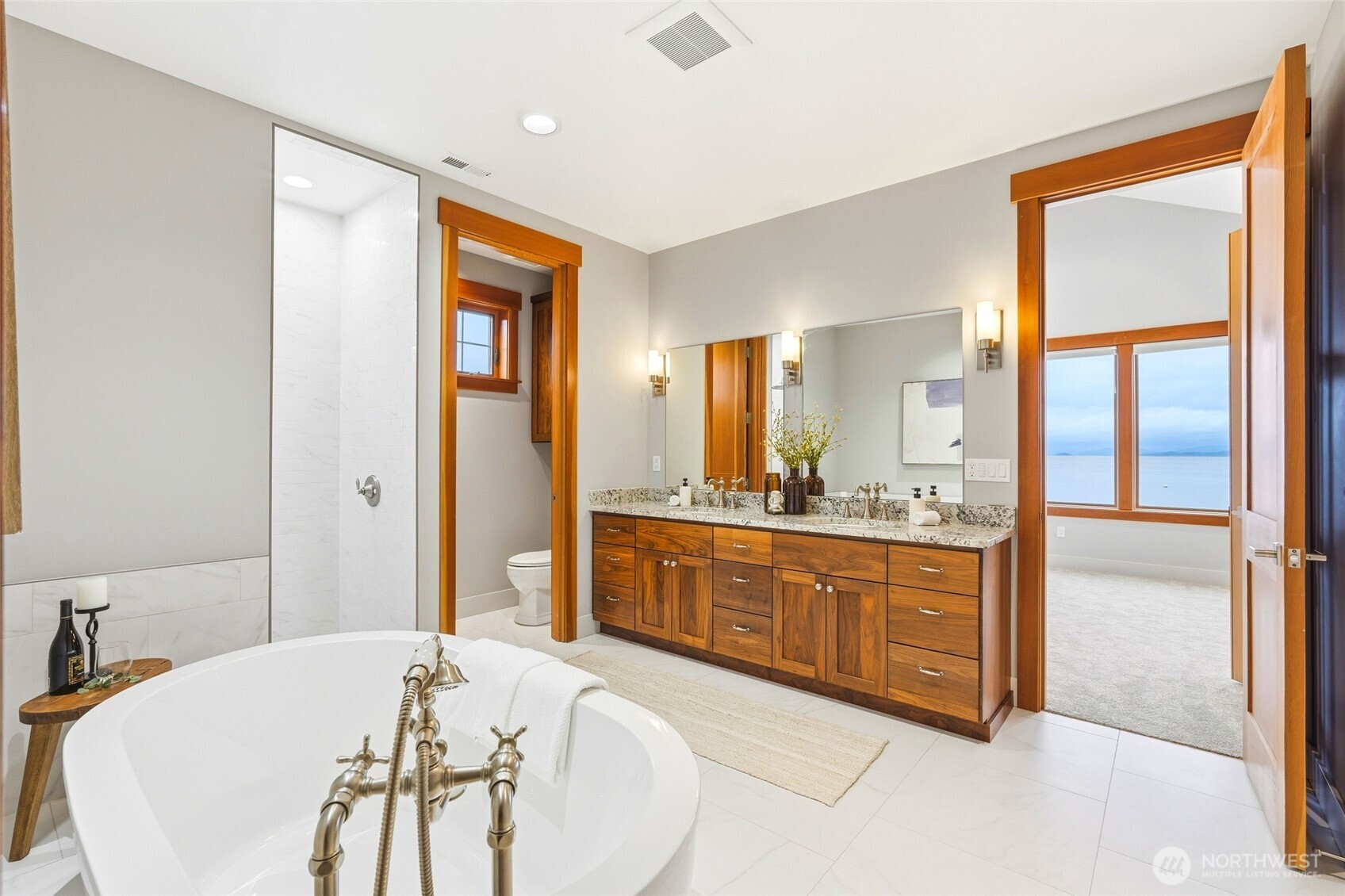 28 W North Camano Drive , Camano Island, WA 98282