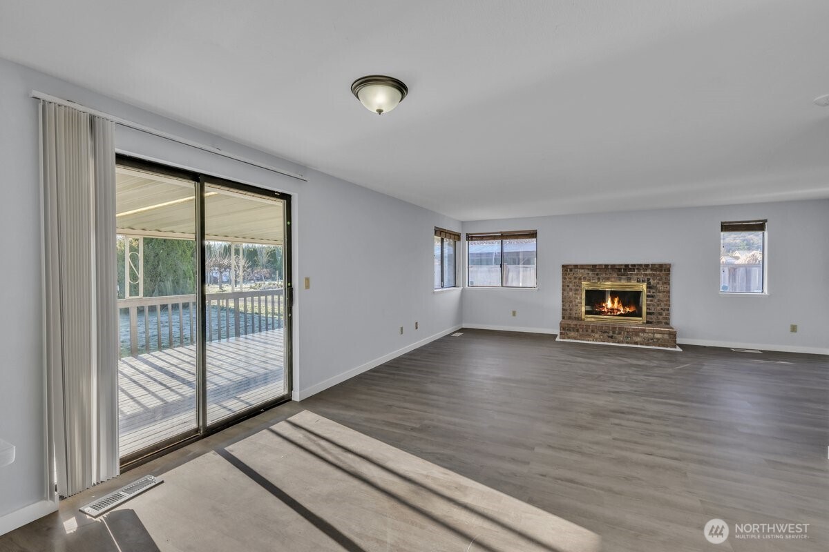 701 21st Street SE, Puyallup, WA 98372