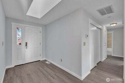 701 21st Street SE, Puyallup, WA 98372 - Photo 2