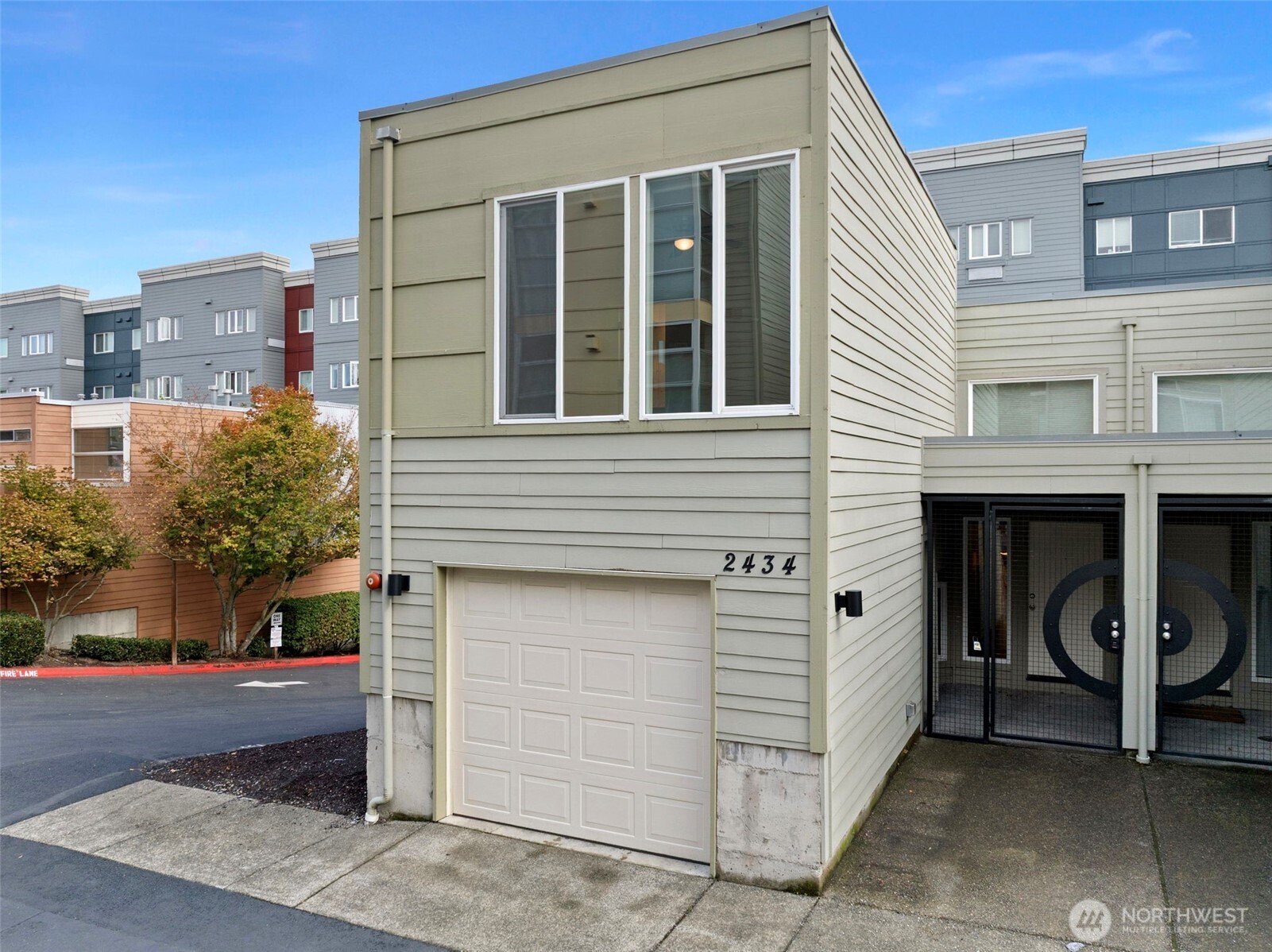 2434 Yakima Court , Tacoma, WA 98405