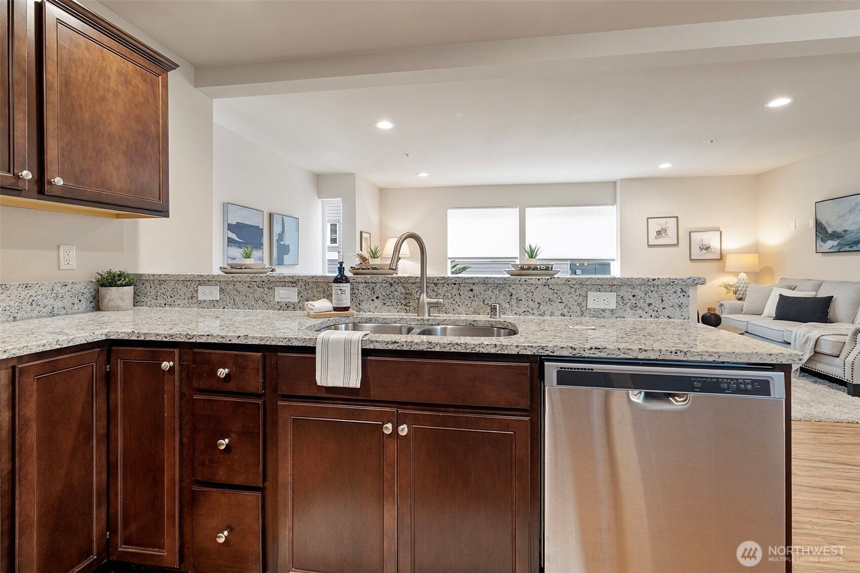 2434 Yakima Court , Tacoma, WA 98405