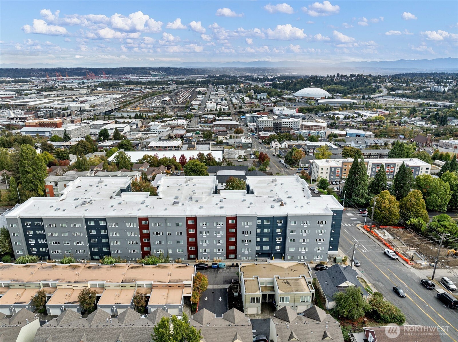 2434 Yakima Court , Tacoma, WA 98405