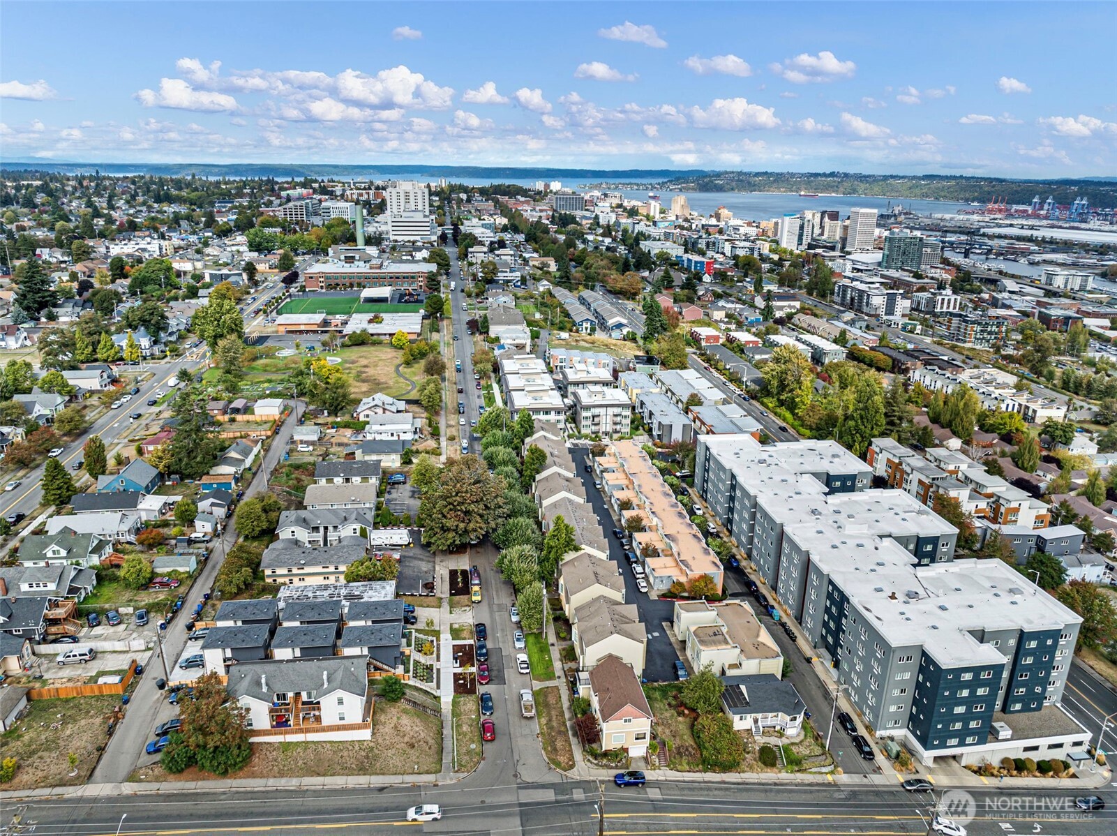 2434 Yakima Court , Tacoma, WA 98405