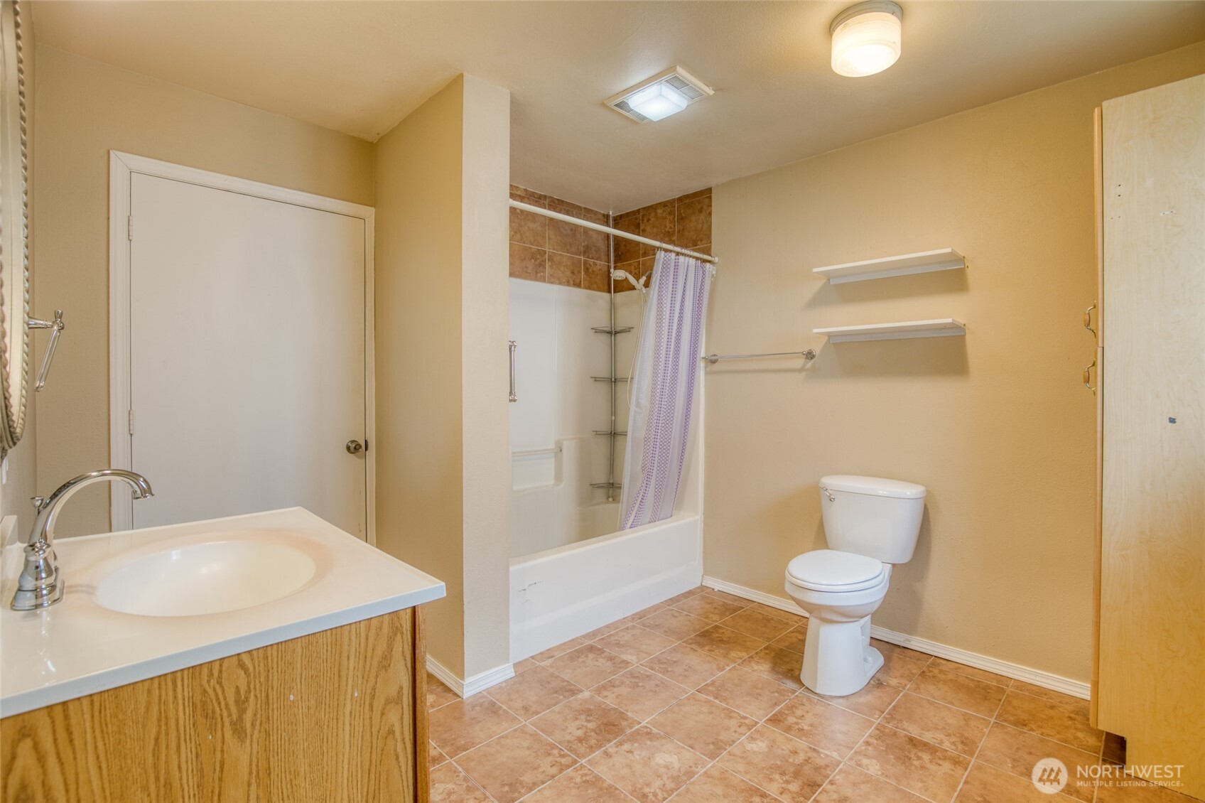 432 Eklund Avenue , Hoquiam, WA 98550