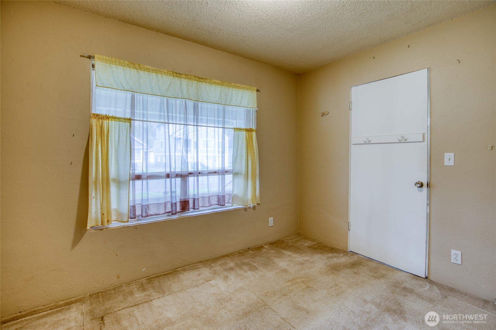 432 Eklund Avenue , Hoquiam, WA 98550