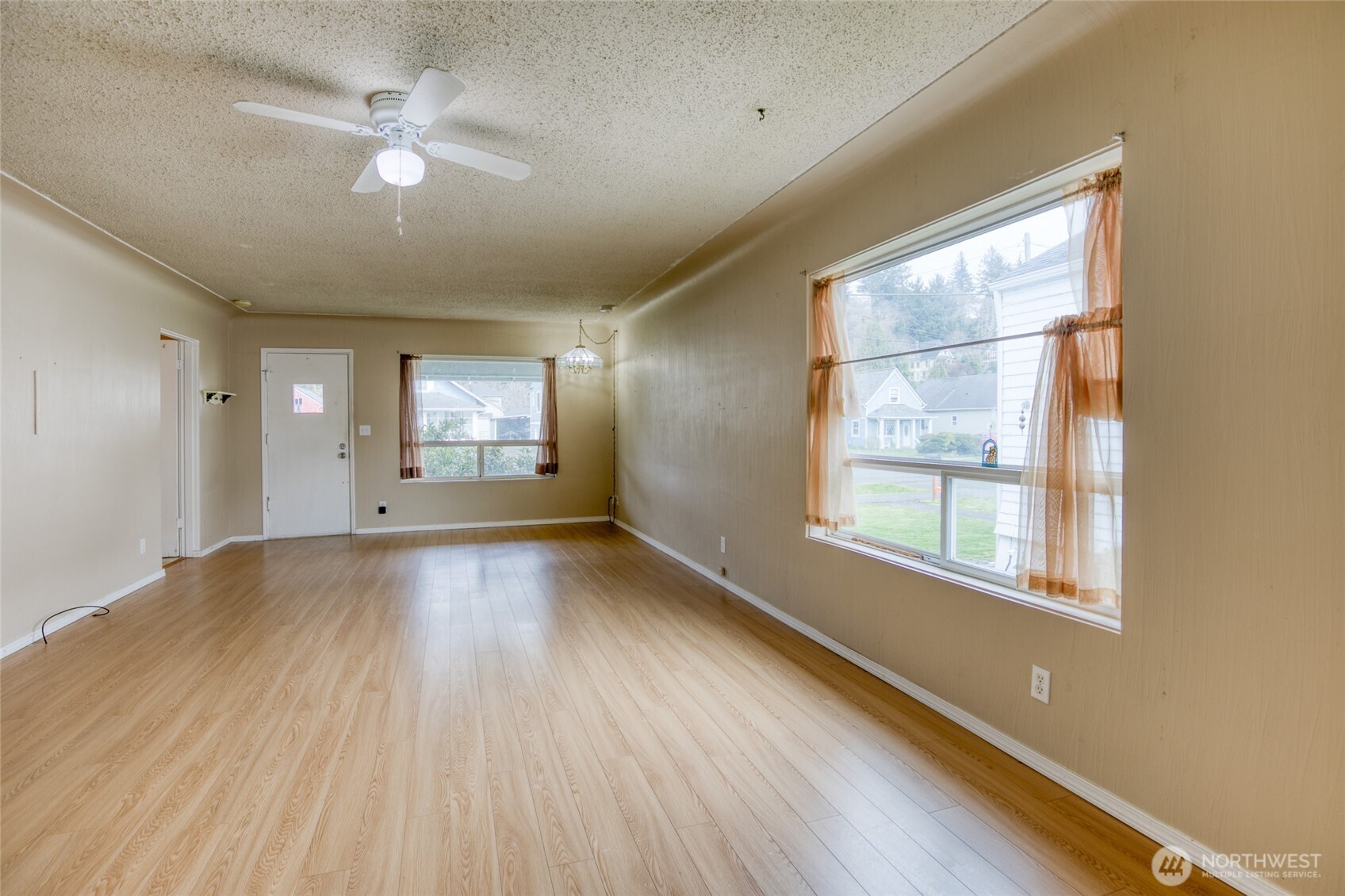 432 Eklund Avenue , Hoquiam, WA 98550