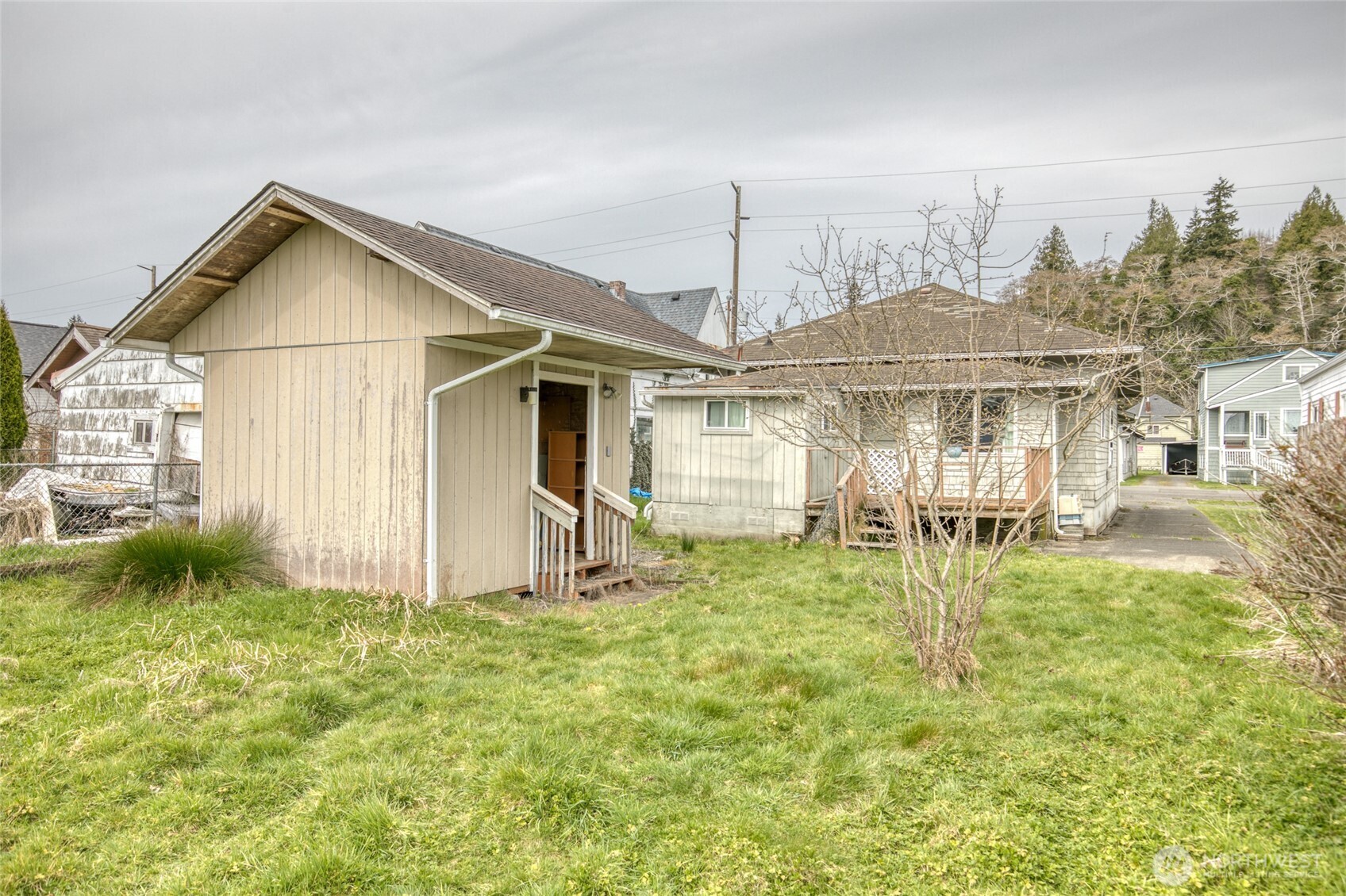 432 Eklund Avenue , Hoquiam, WA 98550