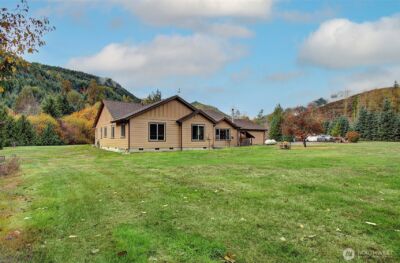 133 Lost Creek Drive , Glenoma, WA 98336