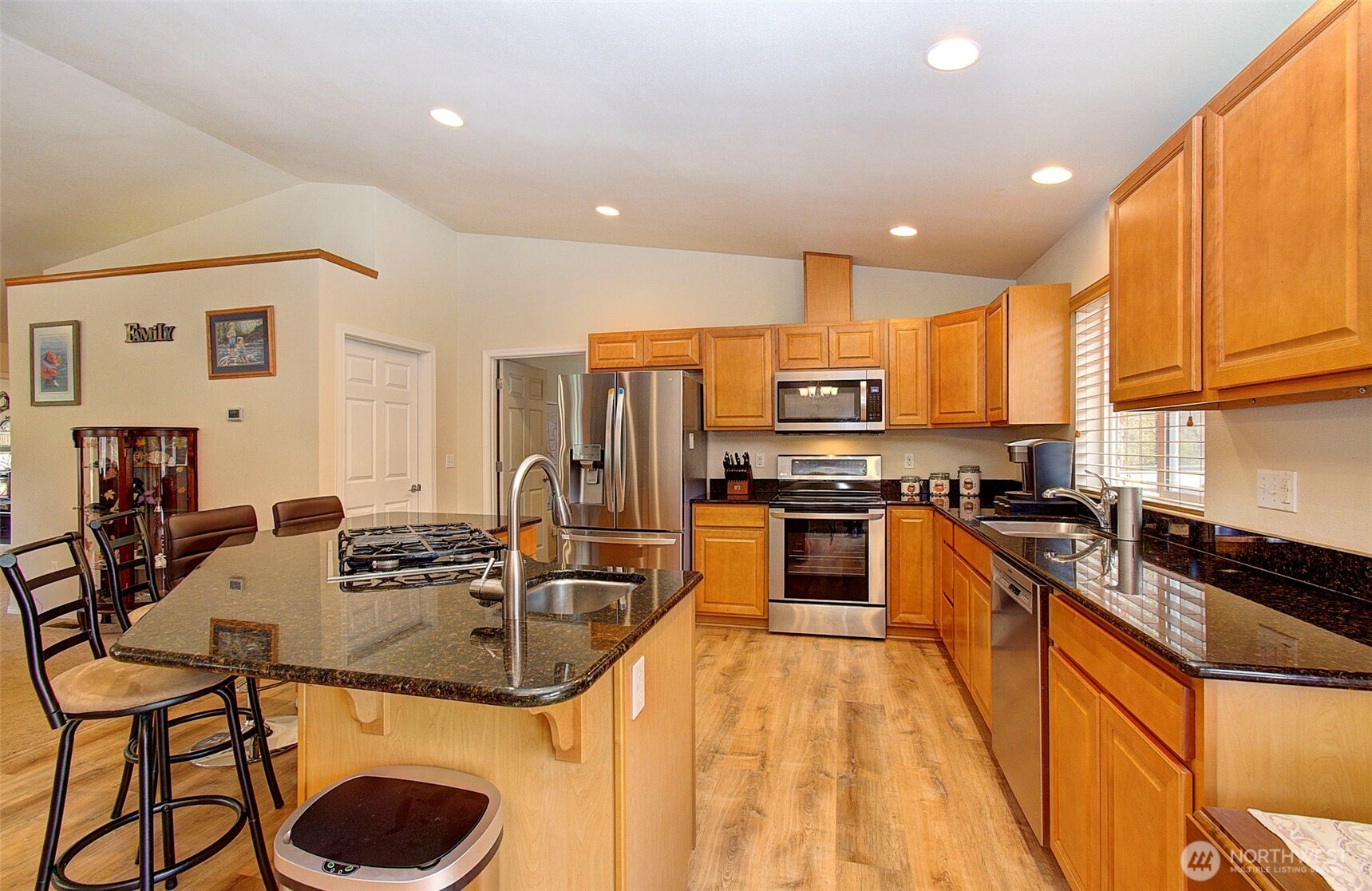 133 Lost Creek Drive , Glenoma, WA 98336