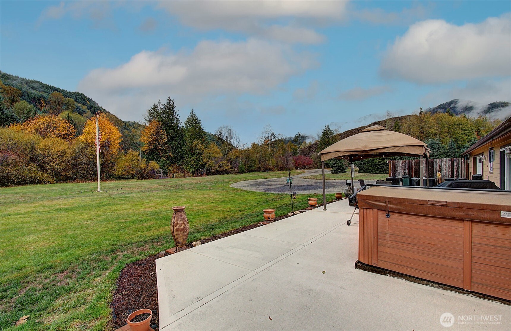 133 Lost Creek Drive , Glenoma, WA 98336