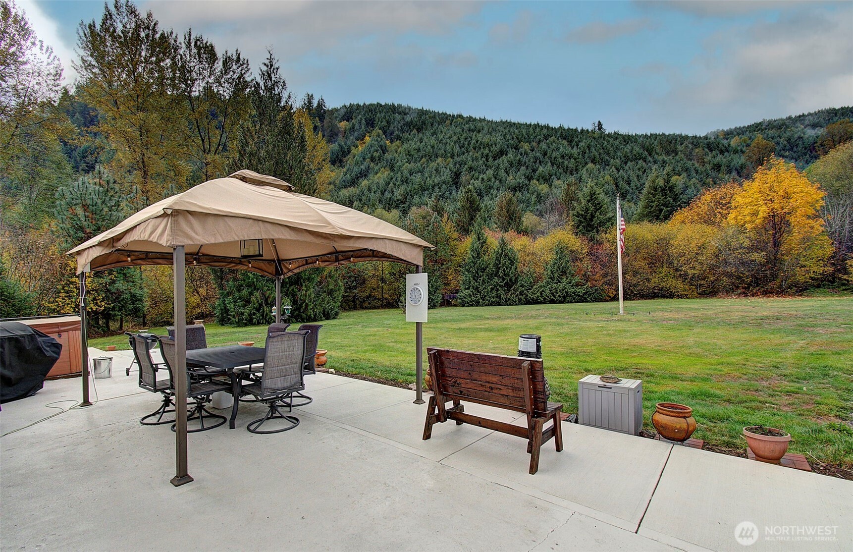 133 Lost Creek Drive , Glenoma, WA 98336