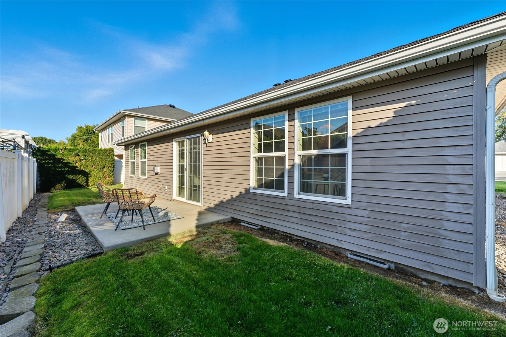 716 SE Songbird Lane , College Place, WA 99324