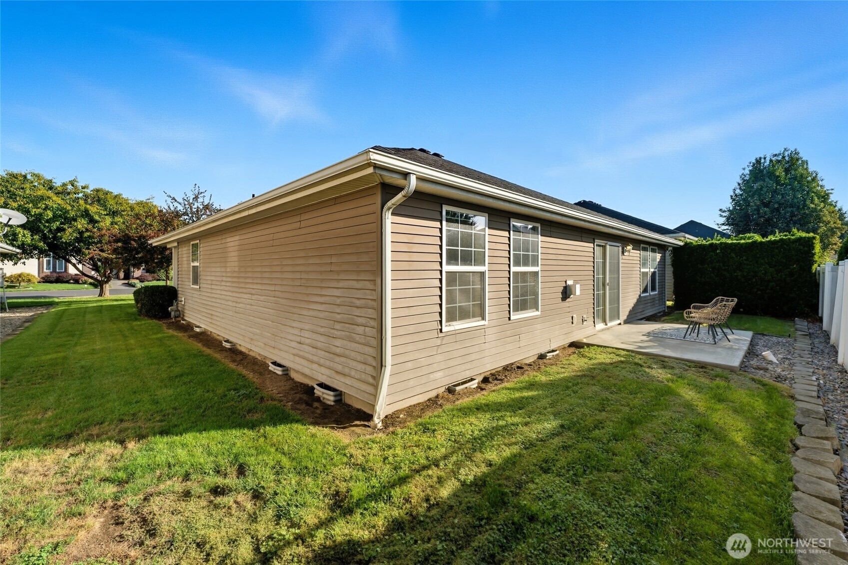 716 SE Songbird Lane , College Place, WA 99324
