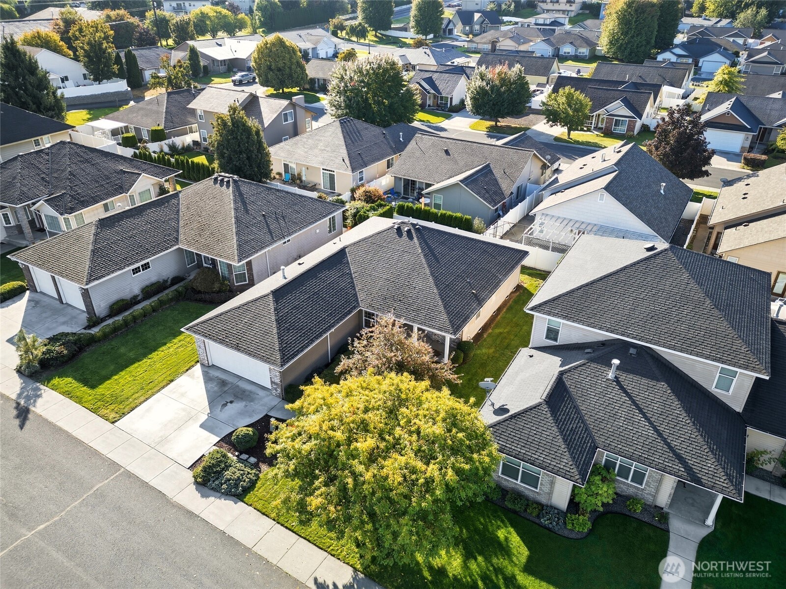 716 SE Songbird Lane , College Place, WA 99324