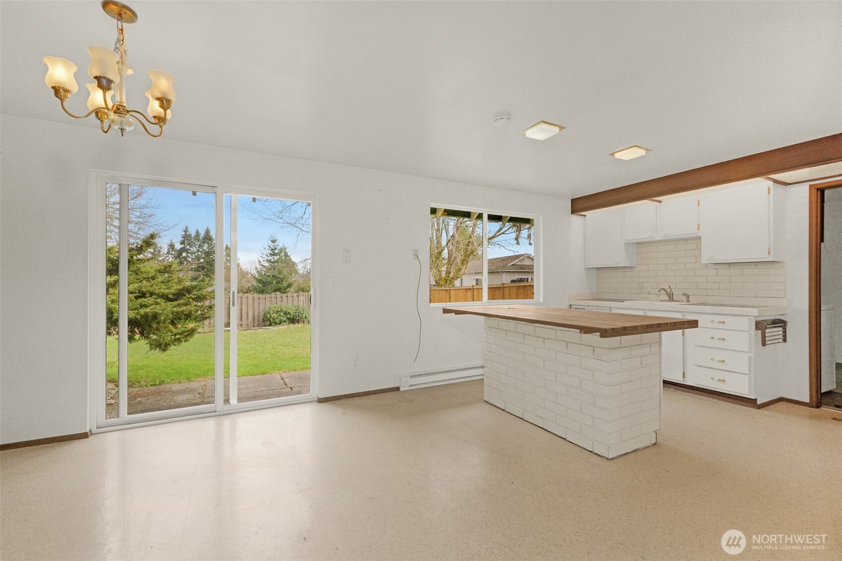 5516 156th Avenue NE, Redmond, WA 98052-5136