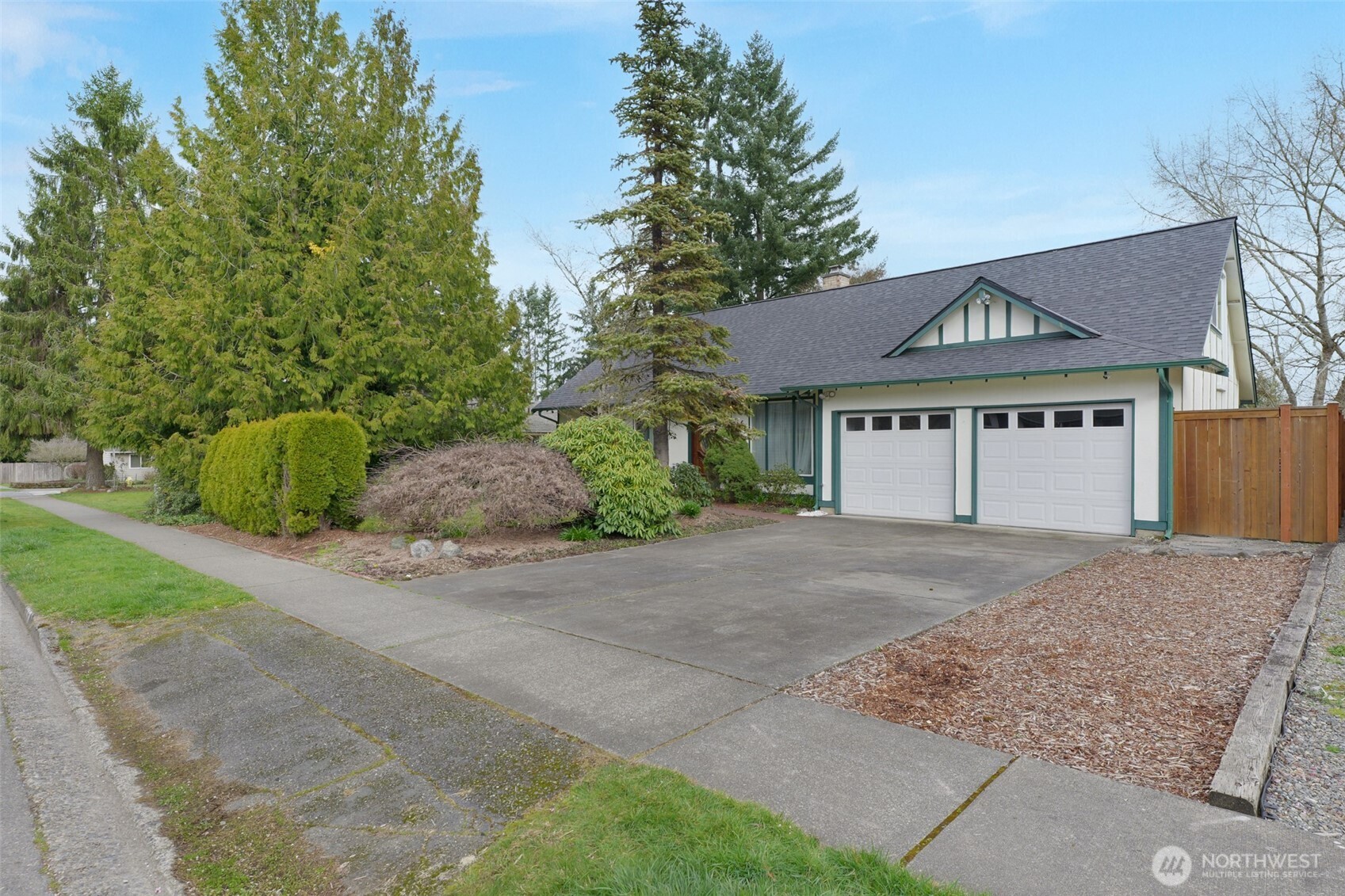 5516 156th Avenue NE, Redmond, WA 98052-5136