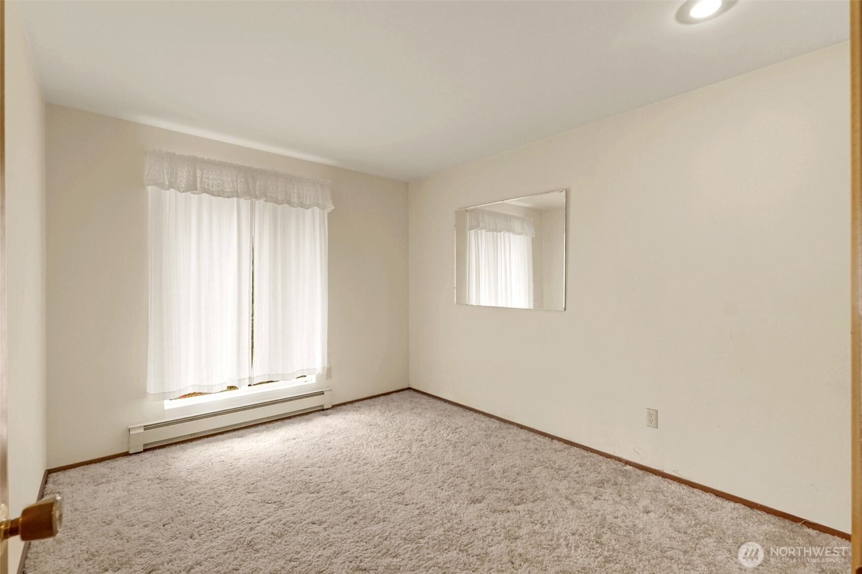 5516 156th Avenue NE, Redmond, WA 98052-5136