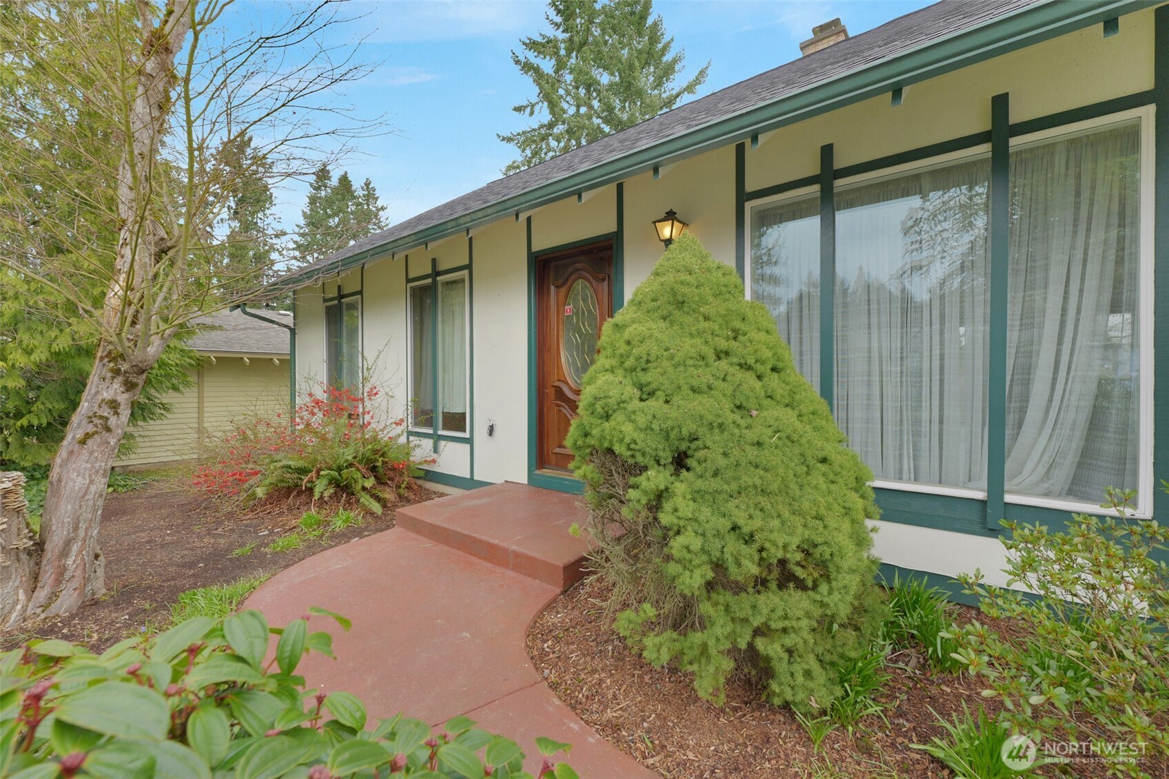 5516 156th Avenue NE, Redmond, WA 98052-5136