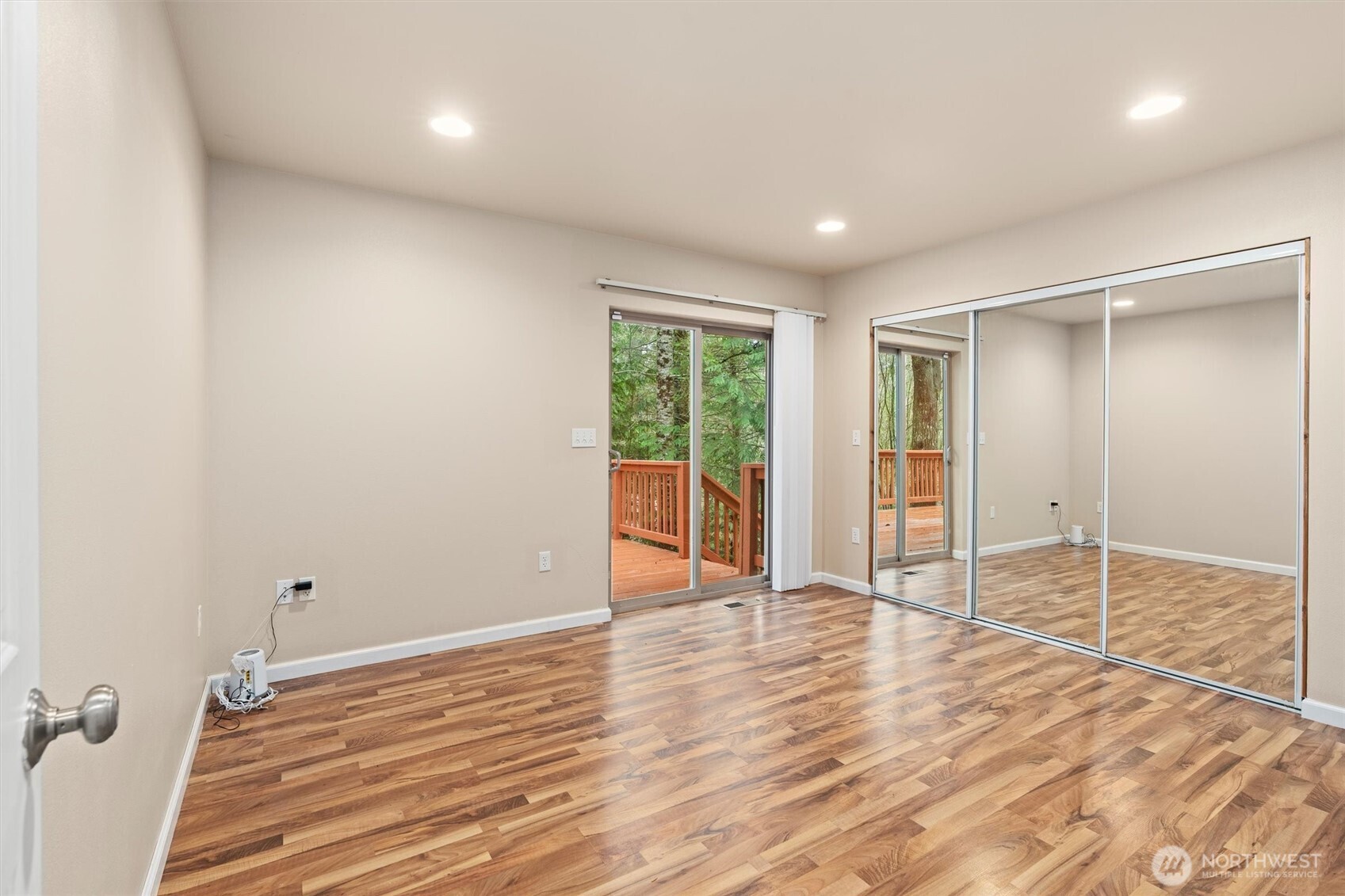 120 W Prairie Loop Road , Elma, WA 98541-9614