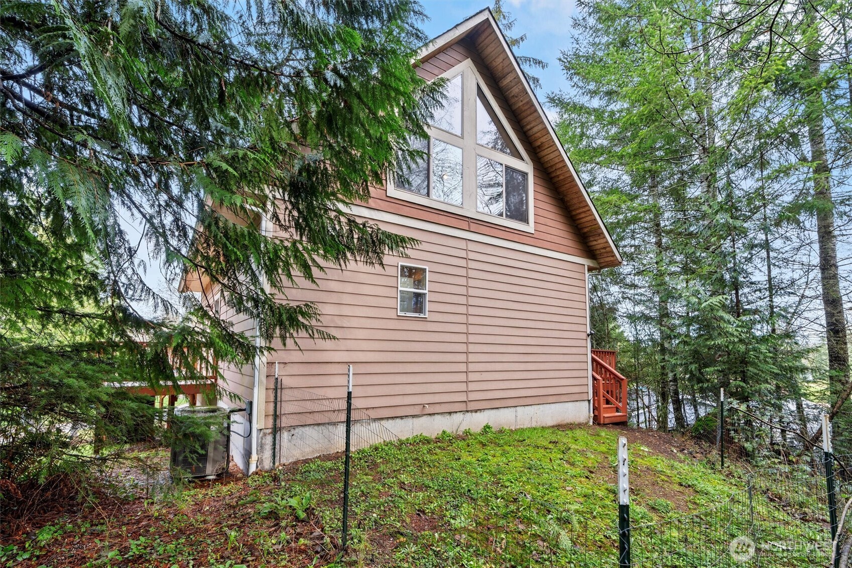 120 W Prairie Loop Road , Elma, WA 98541-9614