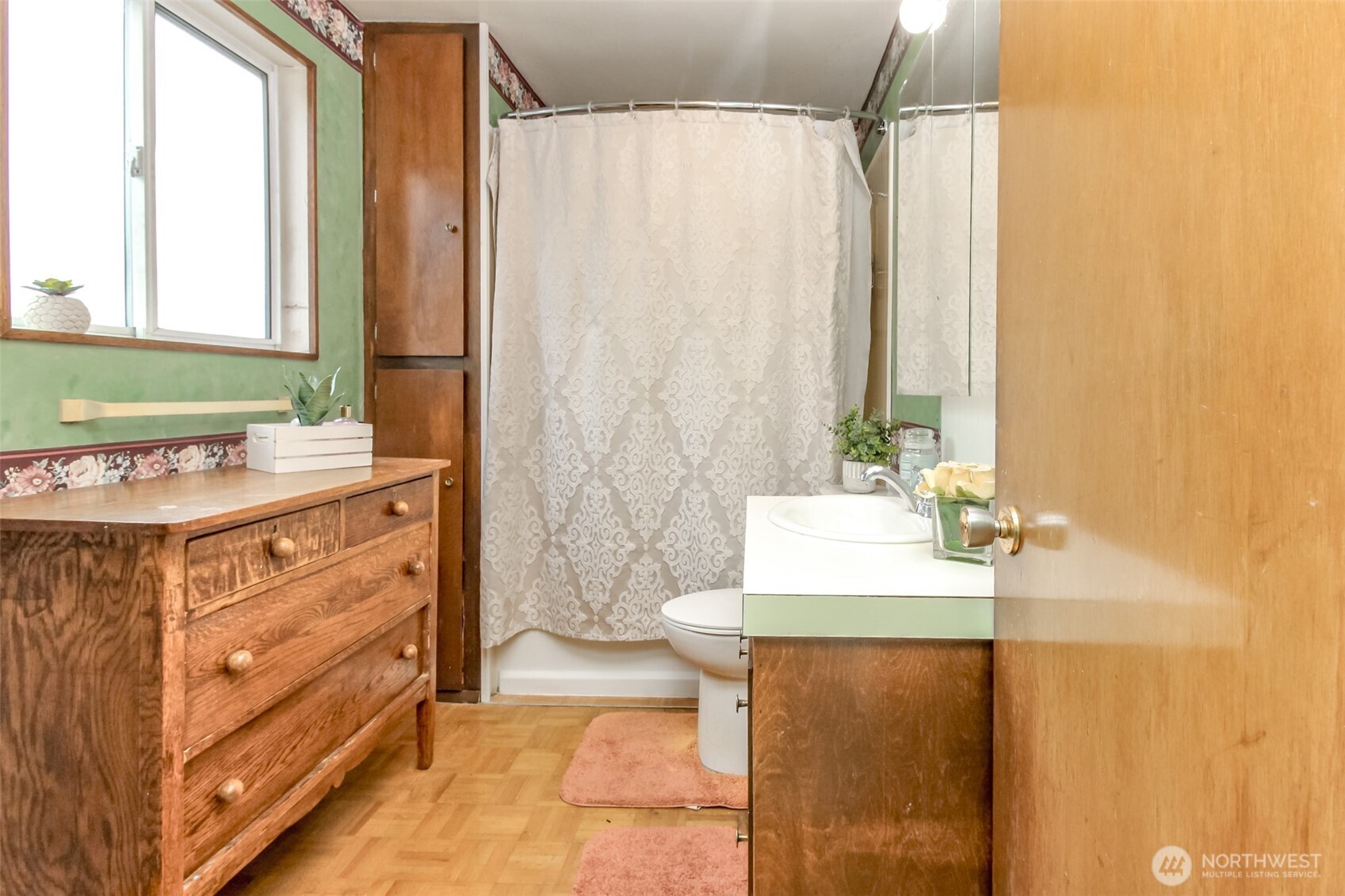 215 E 48th Street , Tacoma, WA 98404