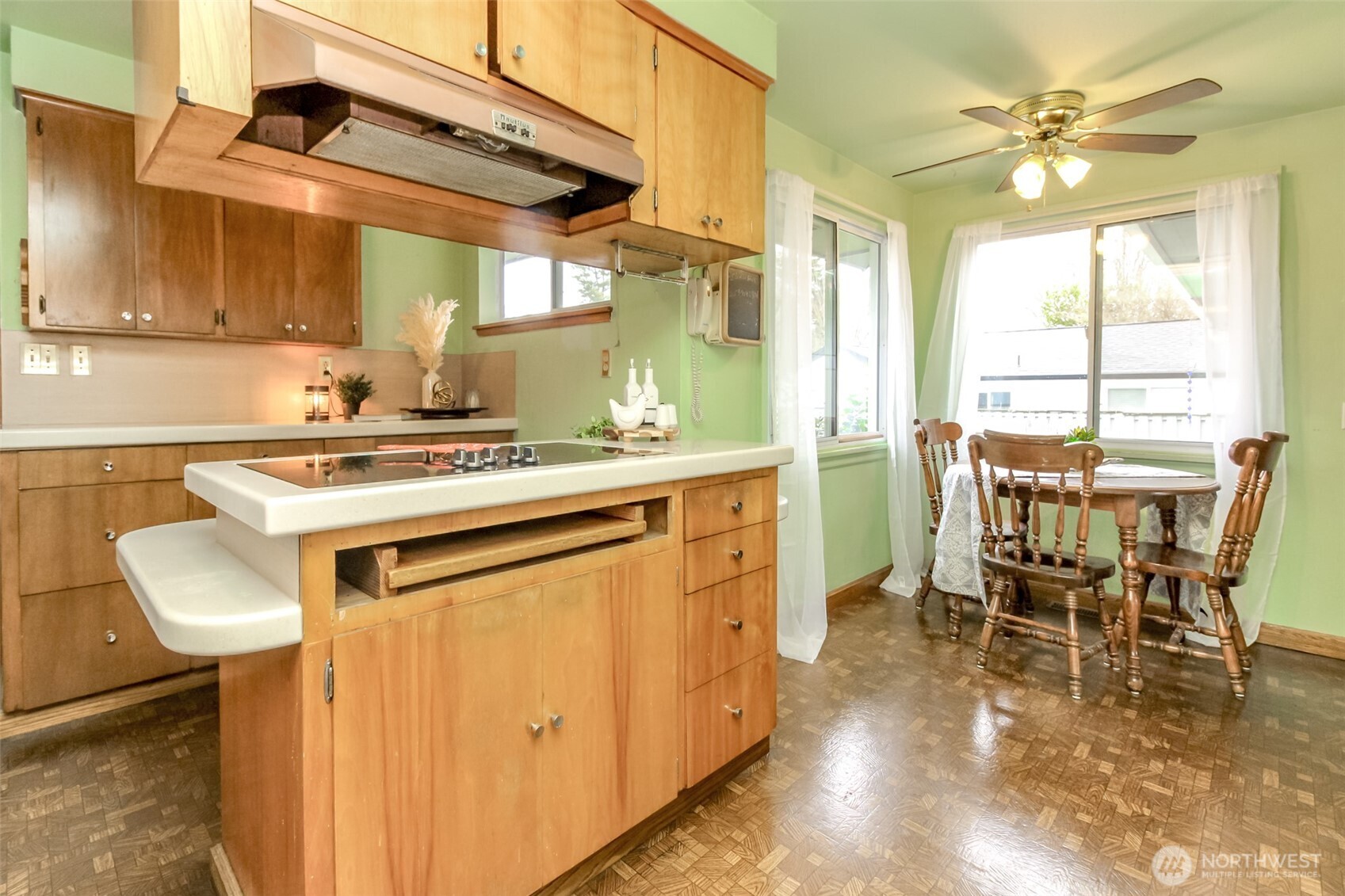 215 E 48th Street , Tacoma, WA 98404