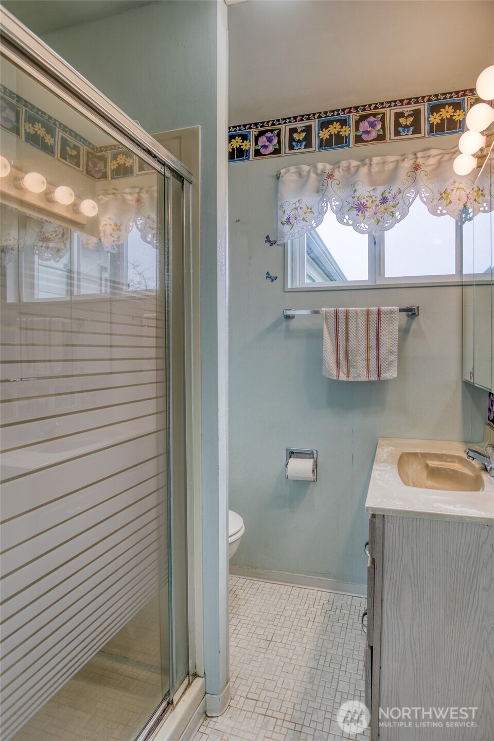 5906 Central Park Drive , Aberdeen, WA 98520