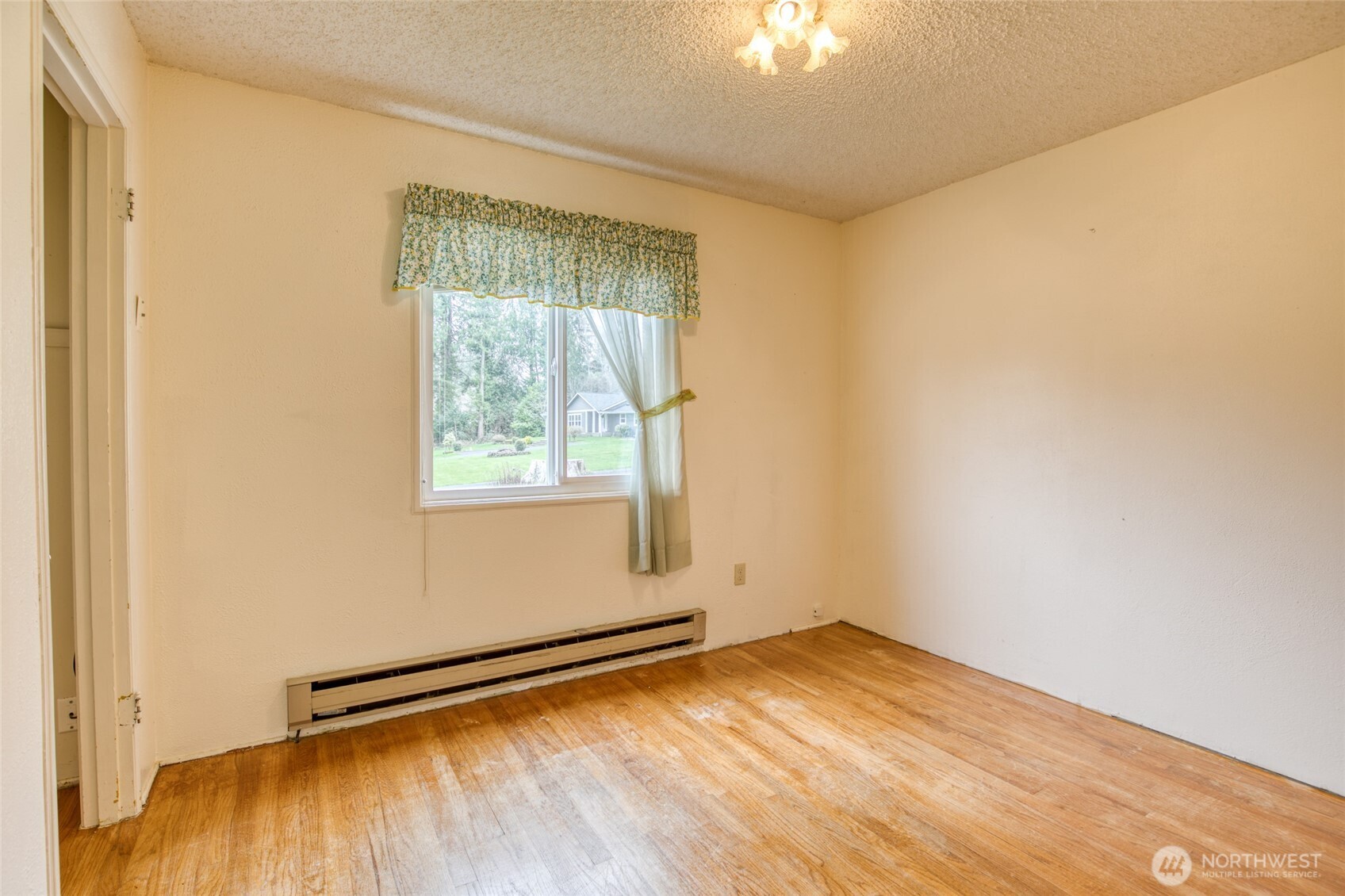 5906 Central Park Drive , Aberdeen, WA 98520