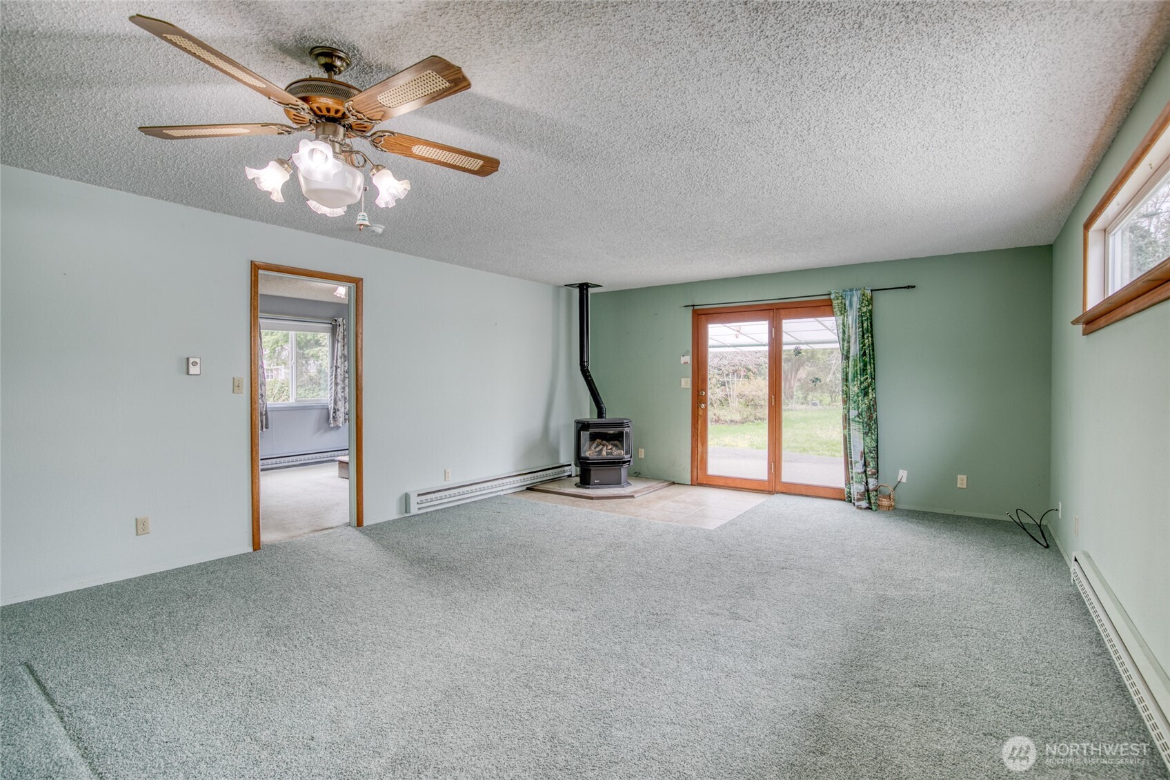 5906 Central Park Drive , Aberdeen, WA 98520