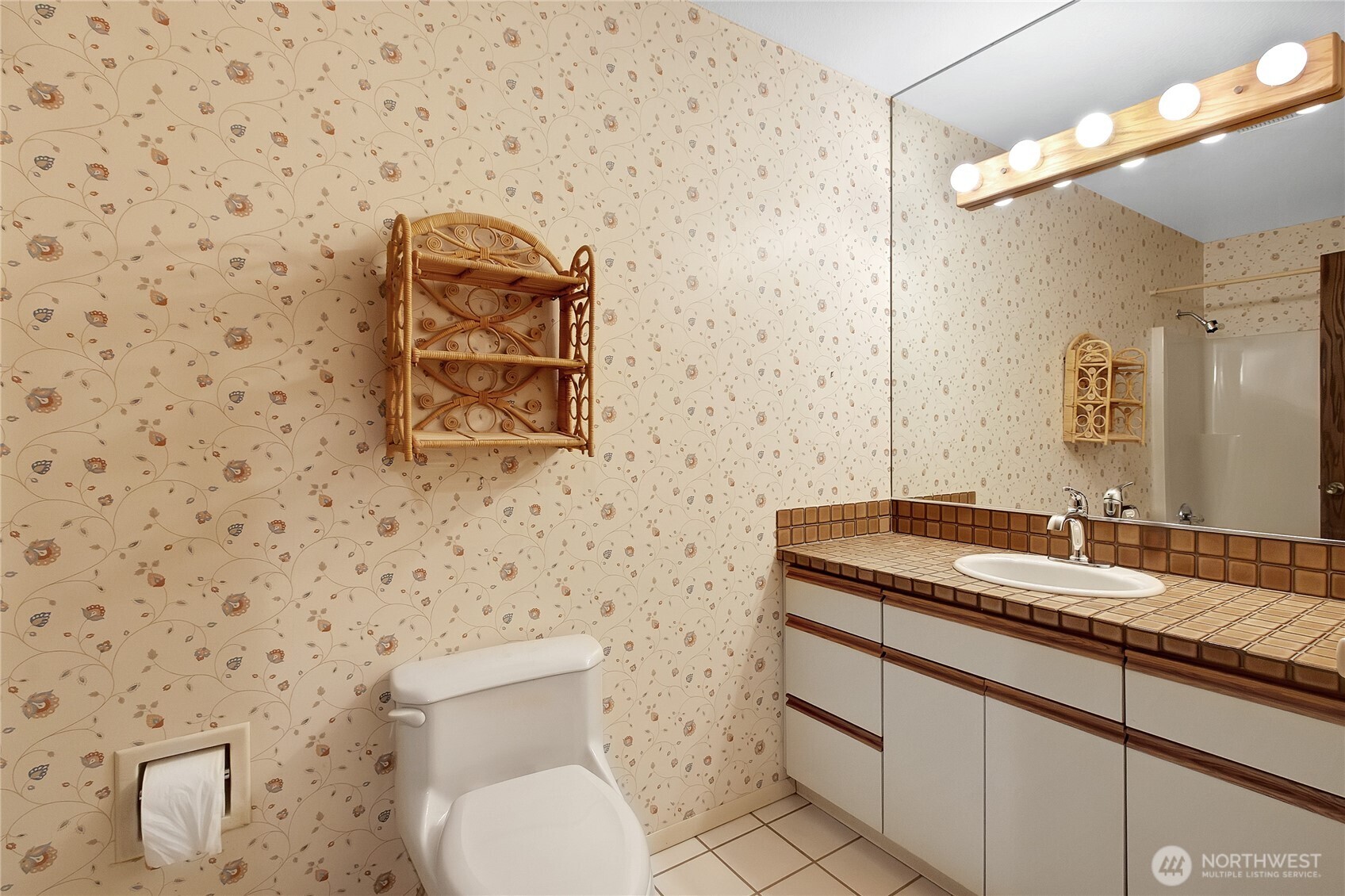 19216 SE 278th St , Kent, WA 98042