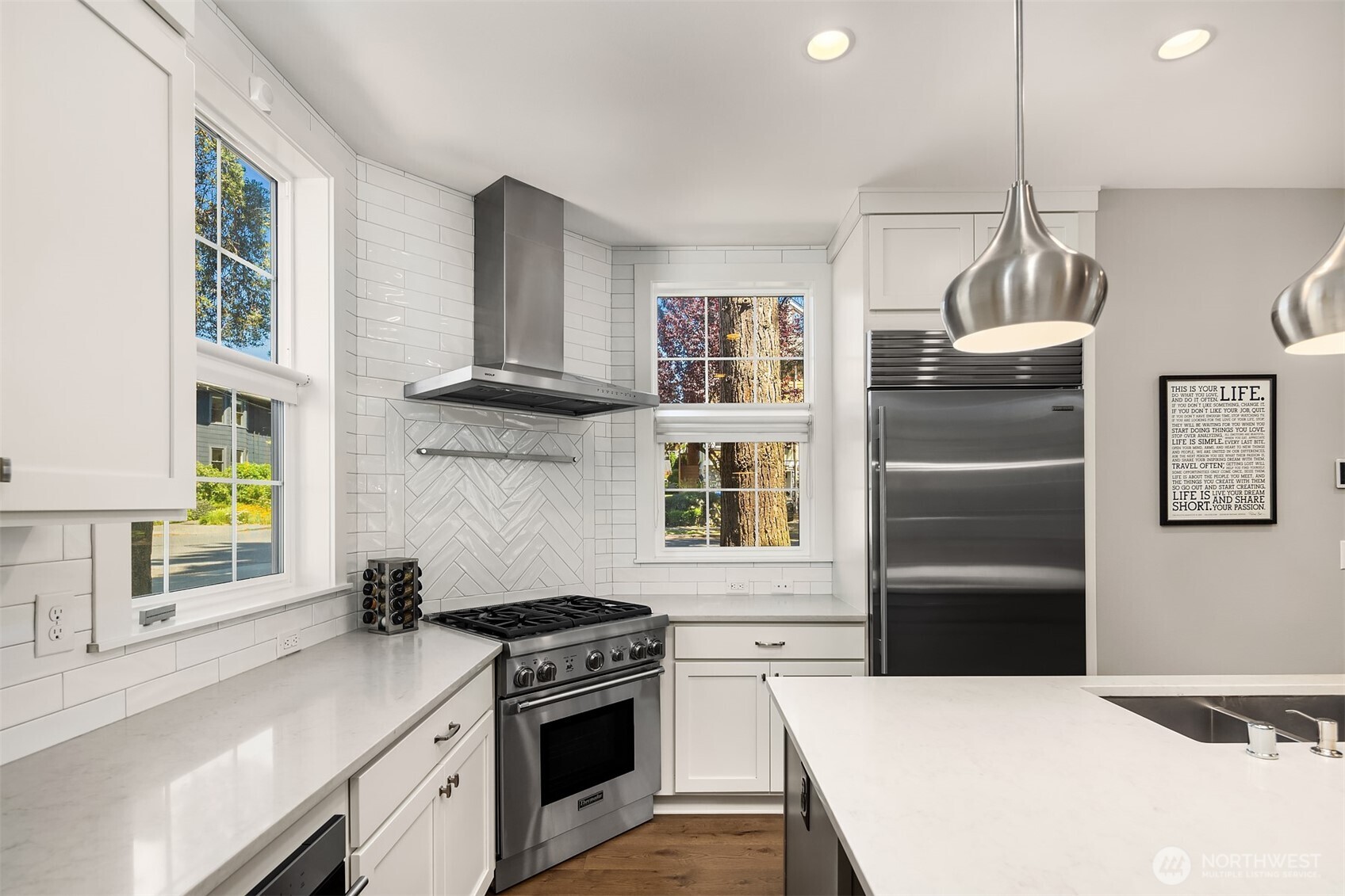 901 W McGraw Street #6, Seattle, WA 98119-3075