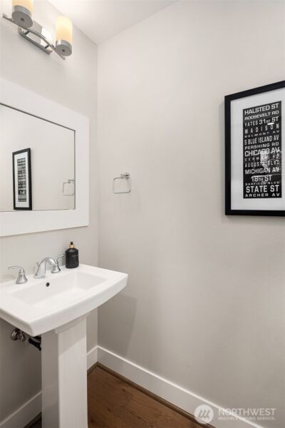 901 W McGraw Street #6, Seattle, WA 98119-3075 - Photo 16