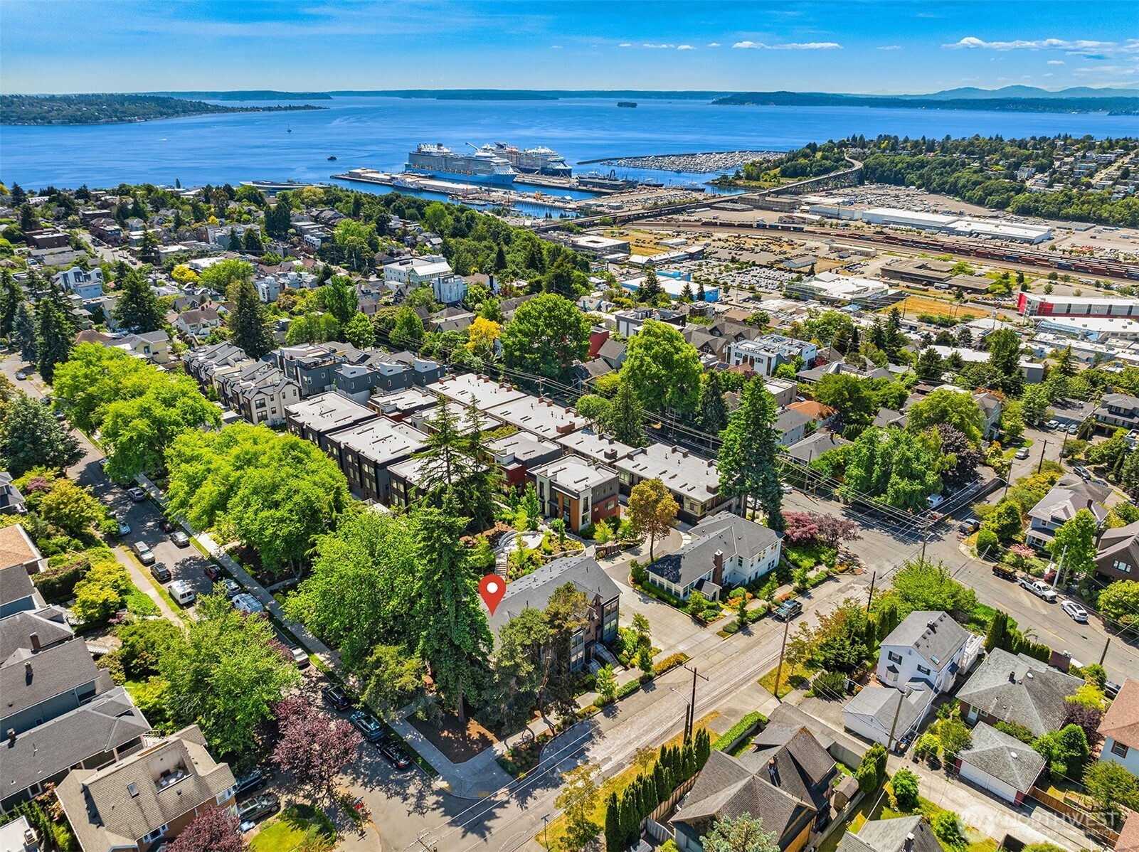 901 W McGraw Street #6, Seattle, WA 98119-3075