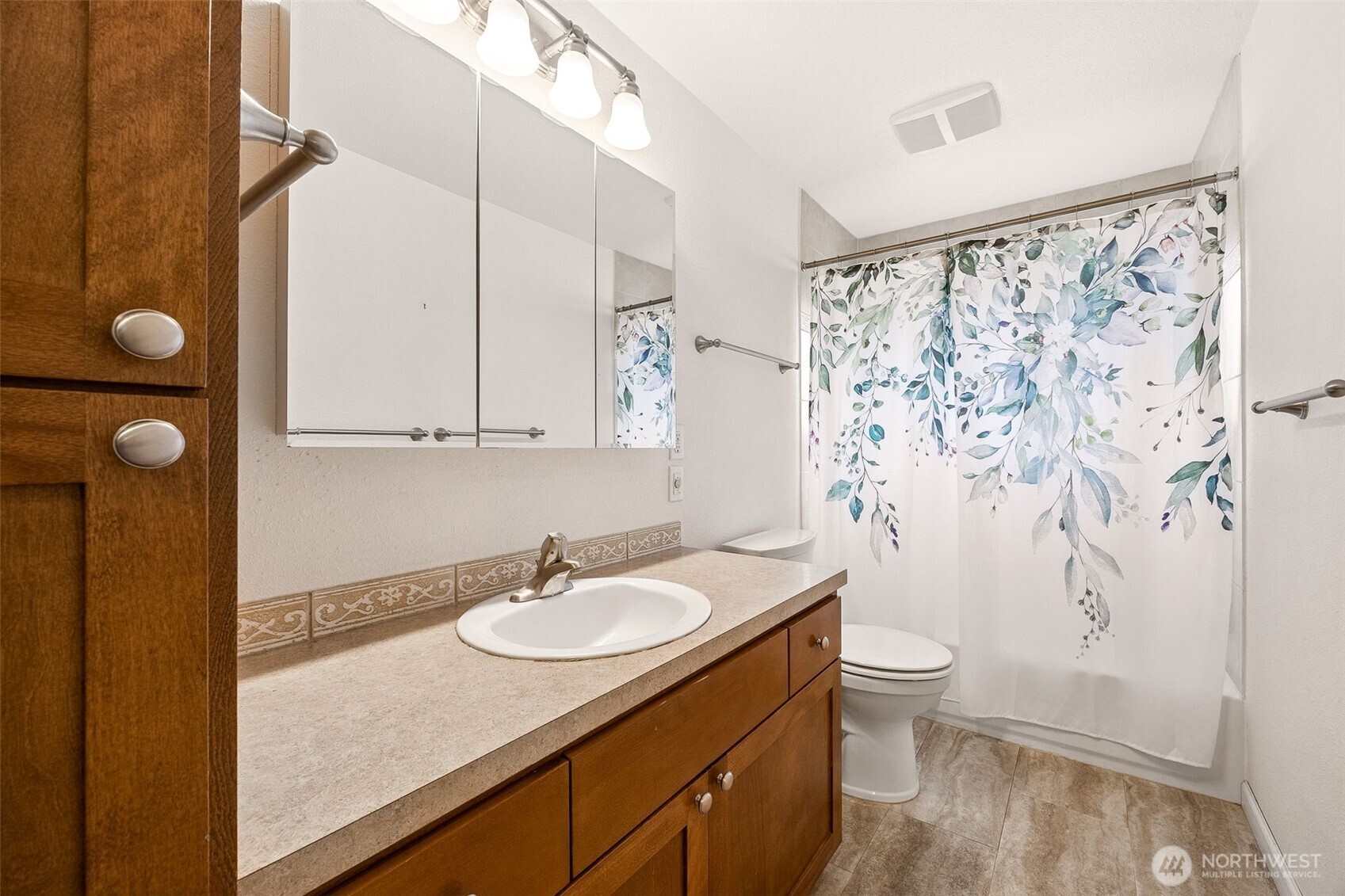 6702 81st St SW, Lakewood, WA 98499