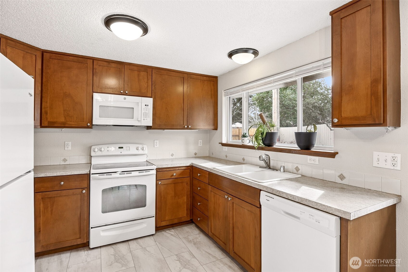 6702 81st St SW, Lakewood, WA 98499