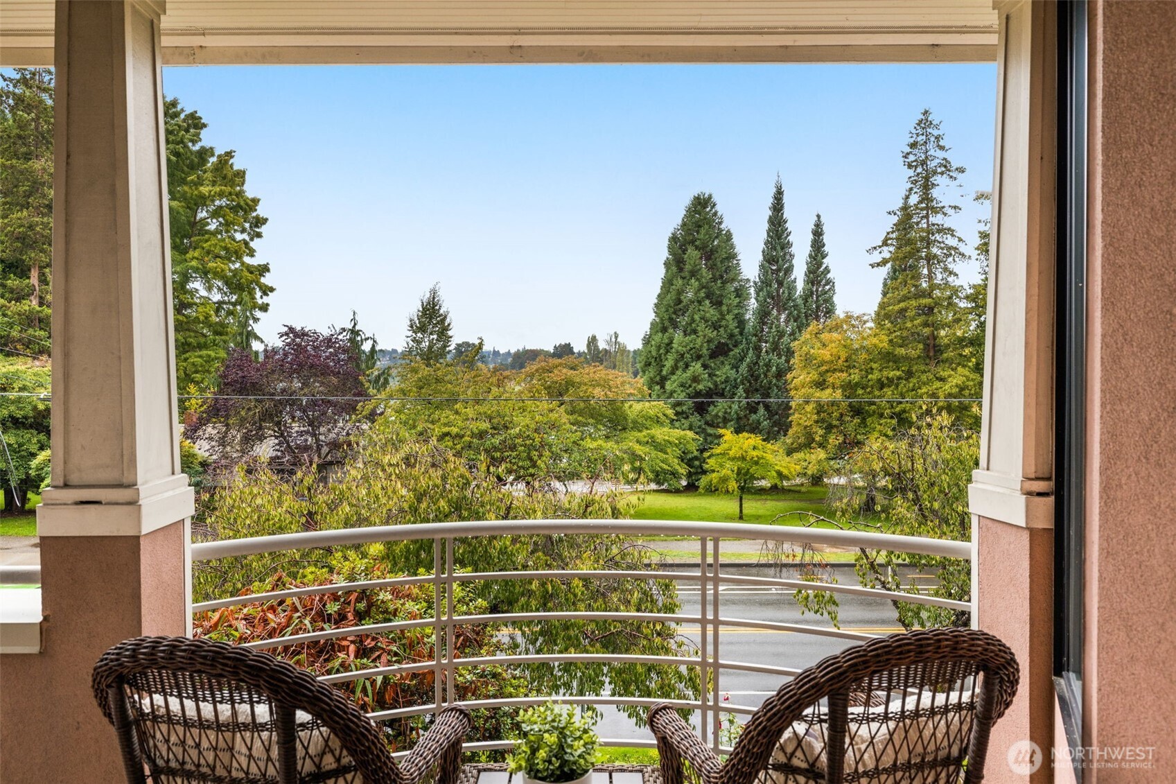 7700 E Green Lake Drive N #D13, Seattle, WA 98103