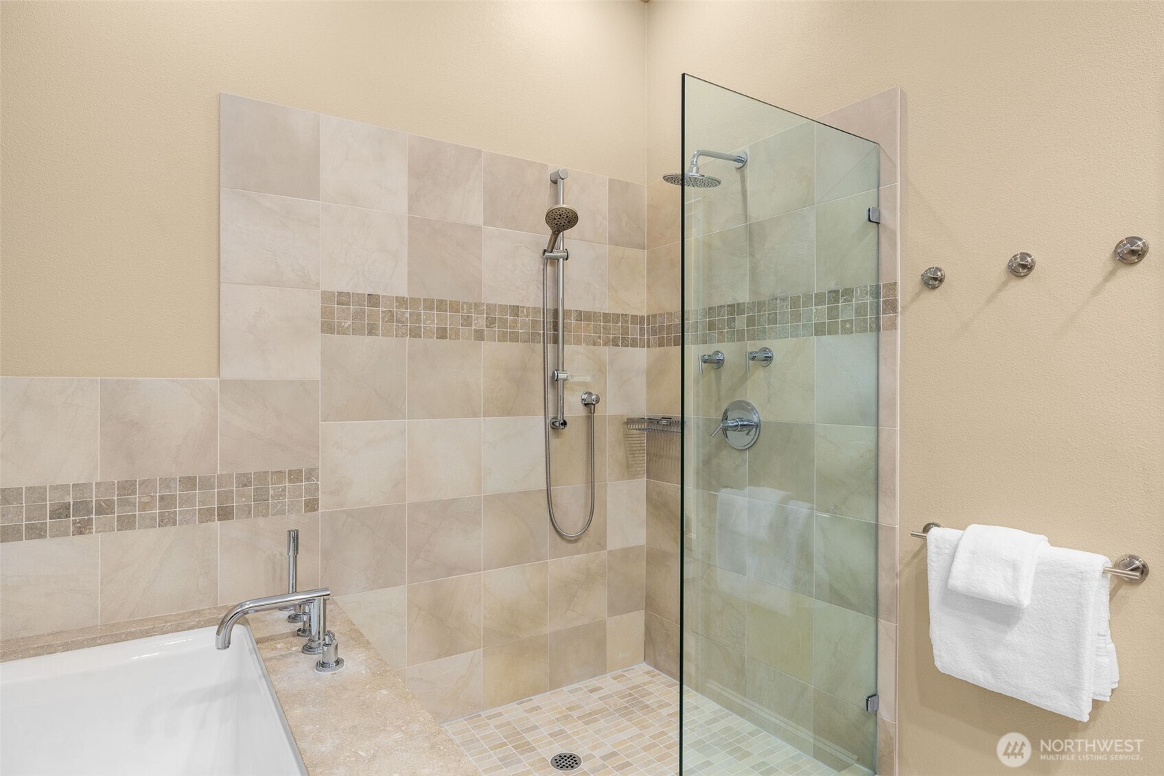 7700 E Green Lake Drive N #D13, Seattle, WA 98103