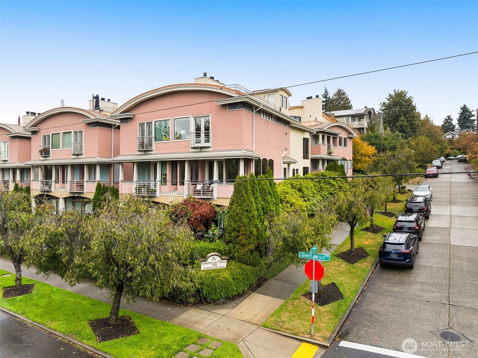 7700 E Green Lake Drive N #D13, Seattle, WA 98103