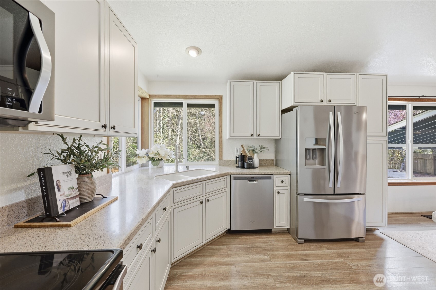 1050 NE Coco Court , Bremerton, WA 98311