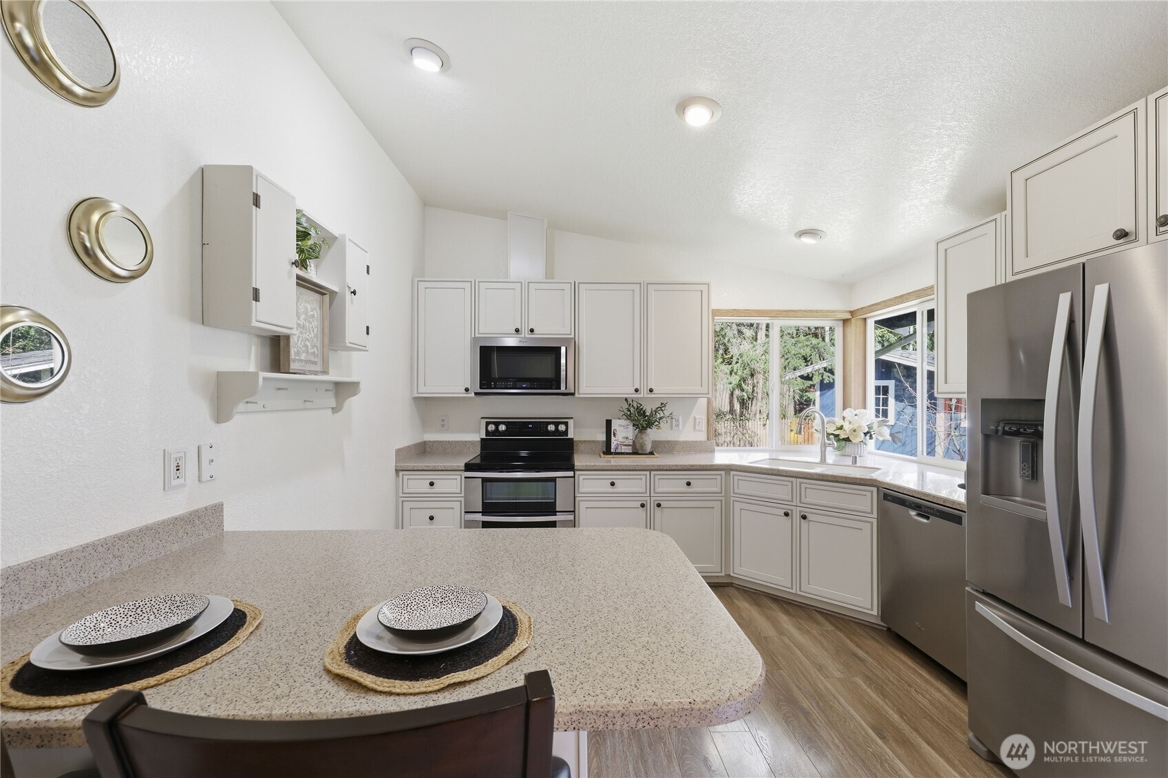 1050 NE Coco Court , Bremerton, WA 98311