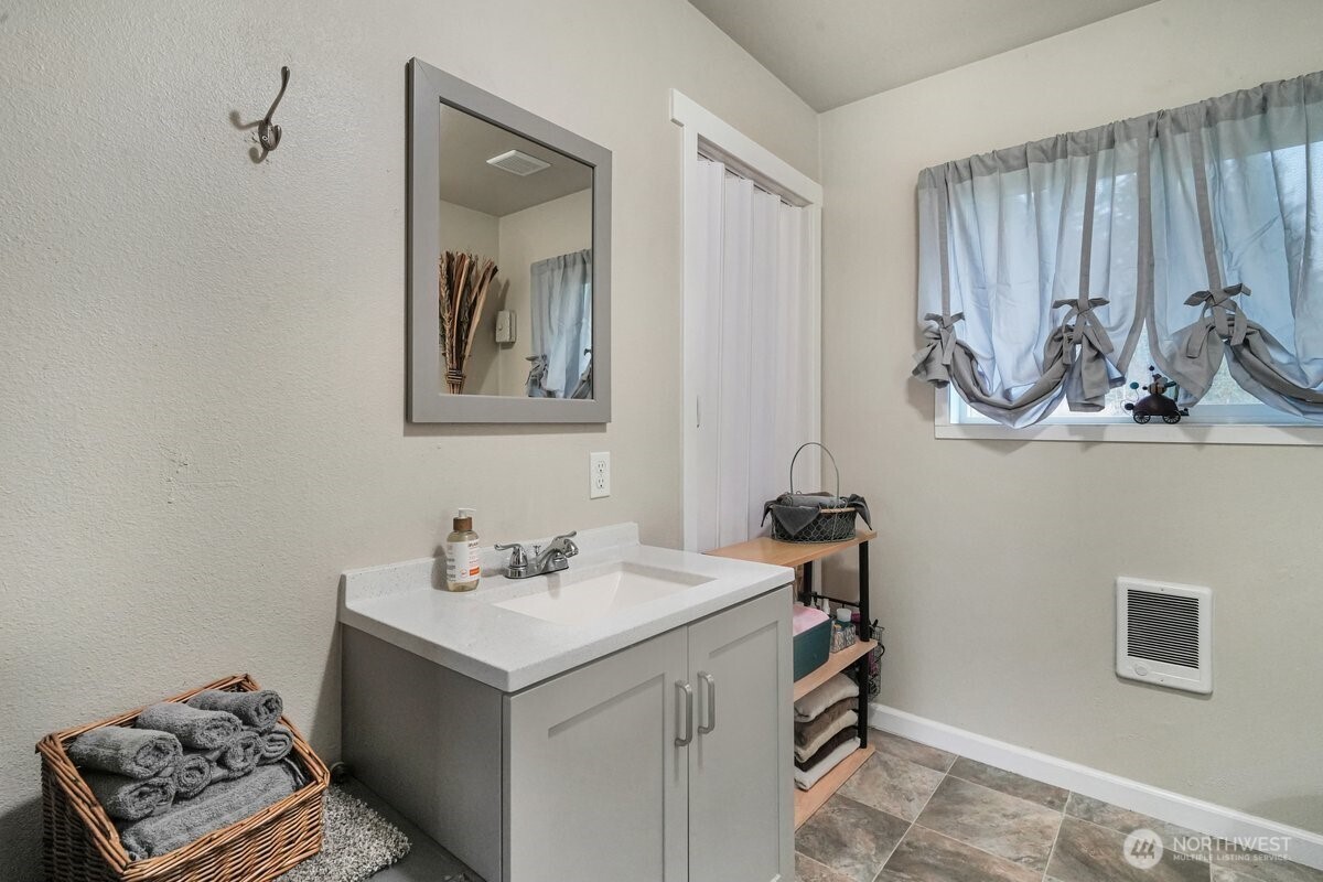 168 Middlecrest Drive , Toledo, WA 98591