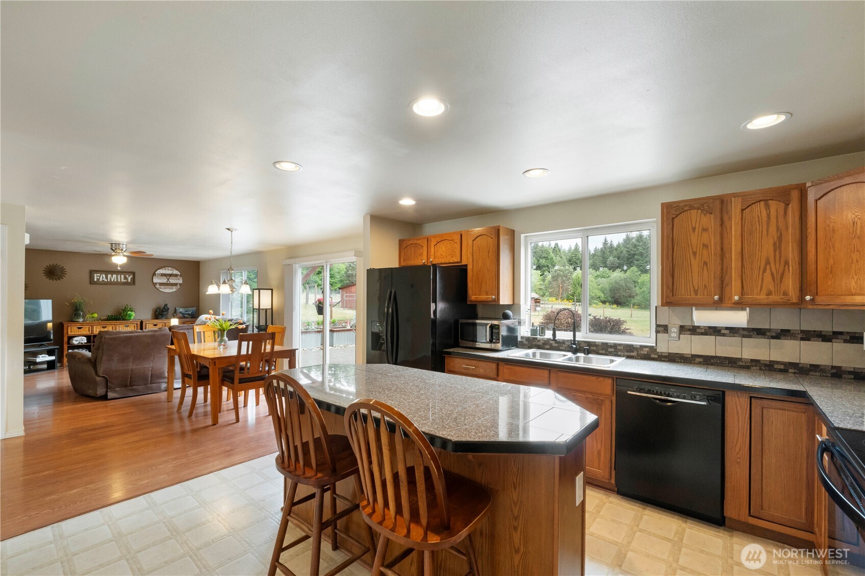 2219 Key Peninsula Highway SW, Lakebay, WA 98349