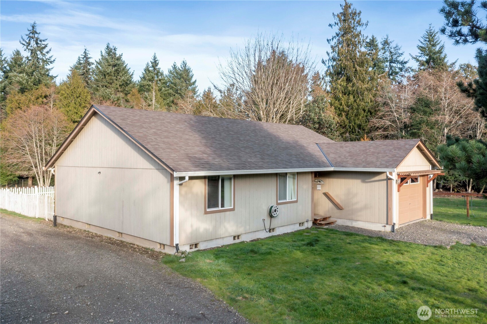 2219 Key Peninsula Highway SW, Lakebay, WA 98349