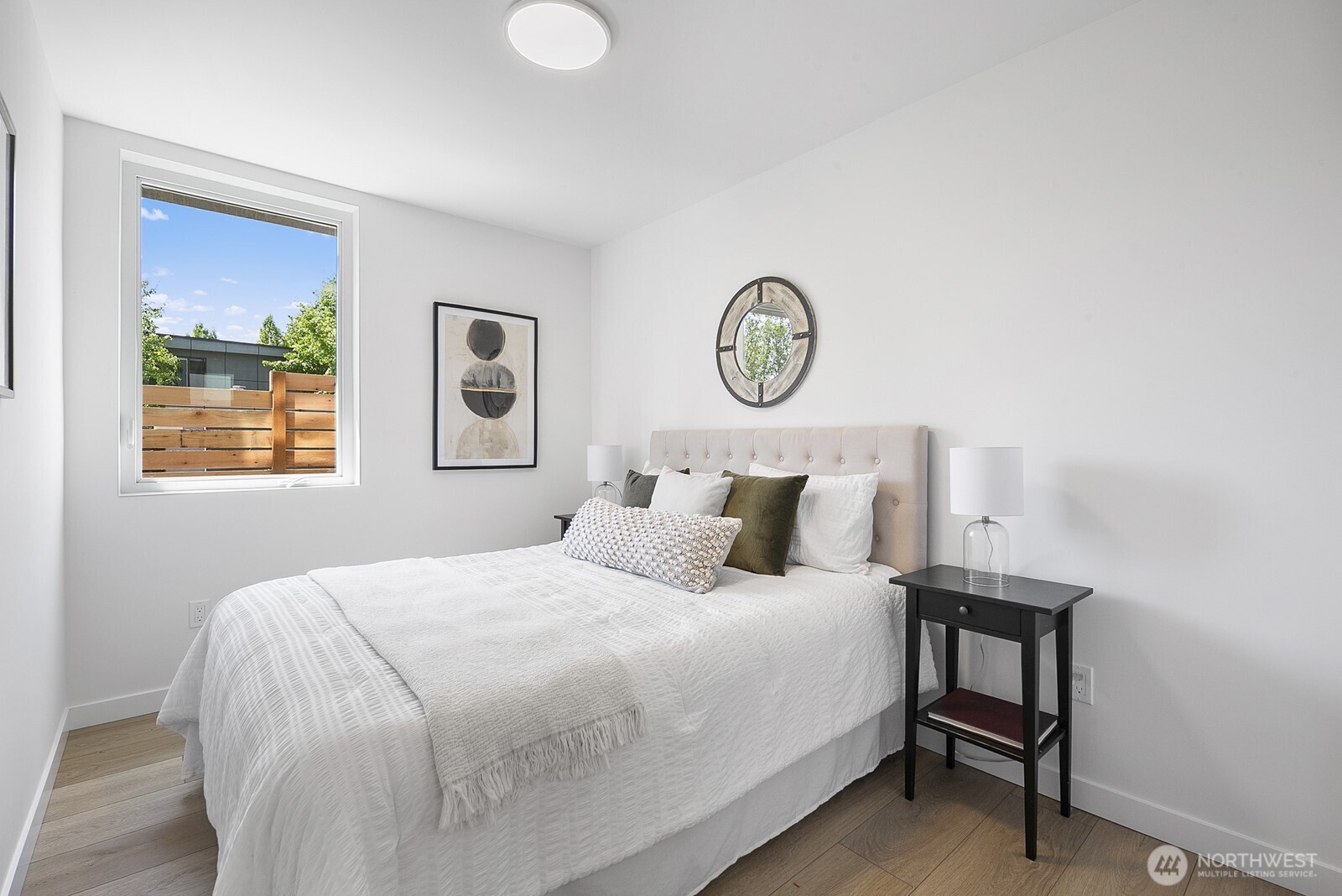 8831 B Wallingford Avenue N, Seattle, WA 98103