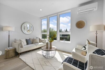 8831 B Wallingford Avenue N, Seattle, WA 98103 - Photo 2